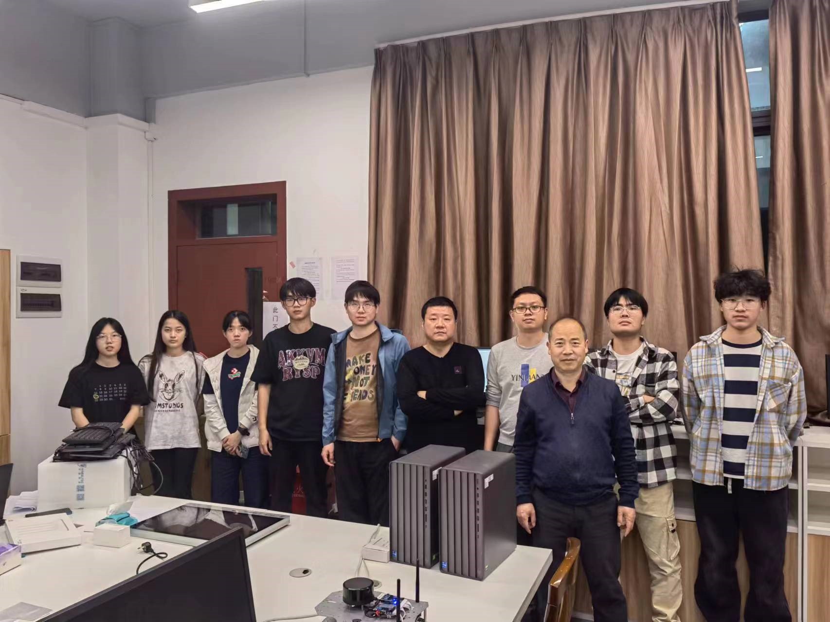 合影4.jpg