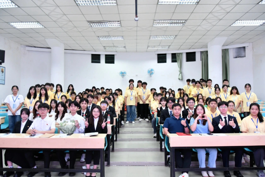 06816d30fd02046c92d9d42d08d21a0.jpg