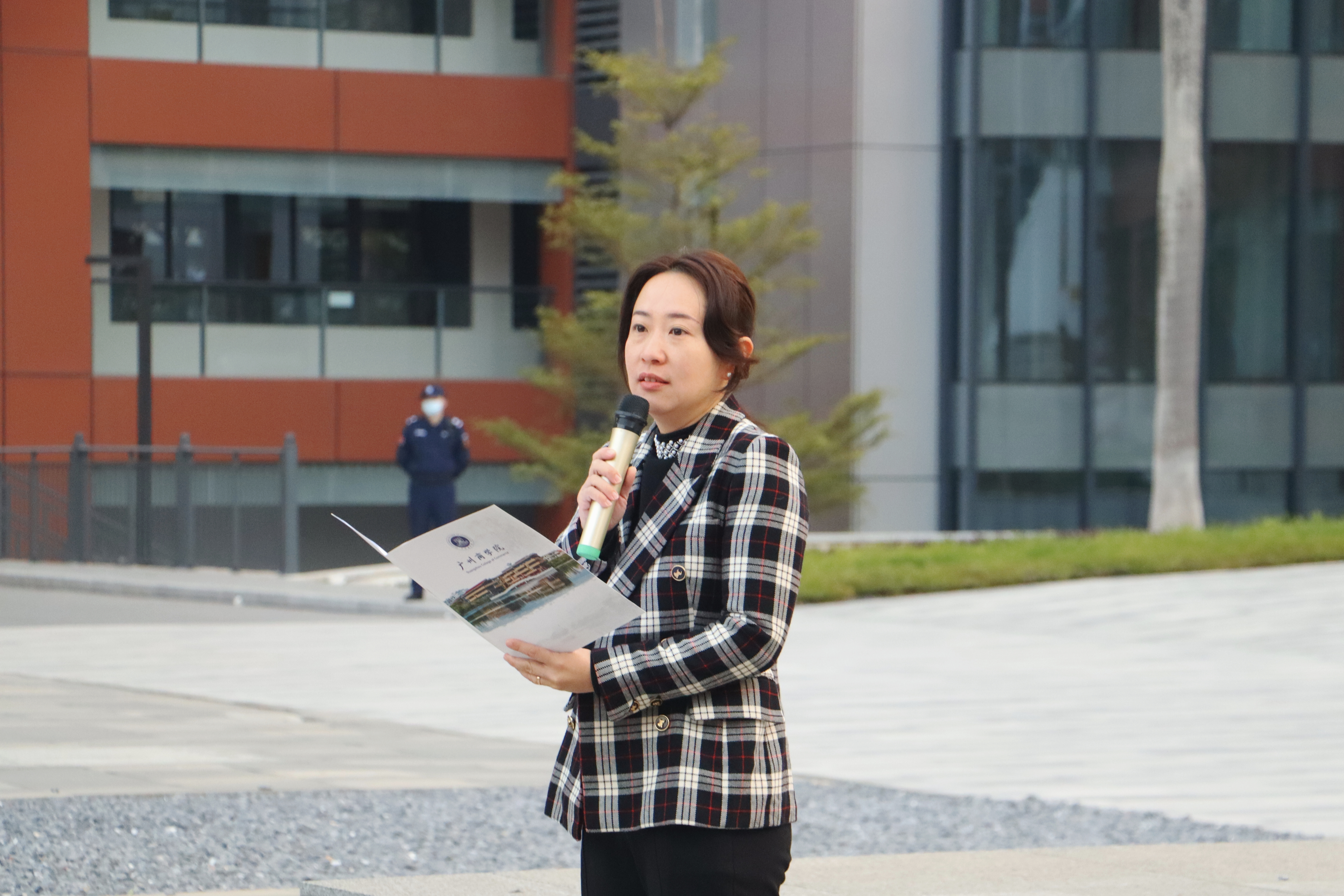 发言人 2.jpg